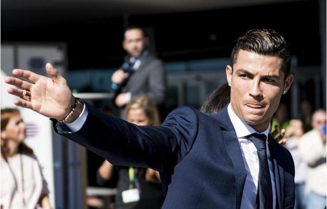 尤文vs乌迪内斯：伊尔迪兹、乔纳森-戴维首发，麦肯尼出战