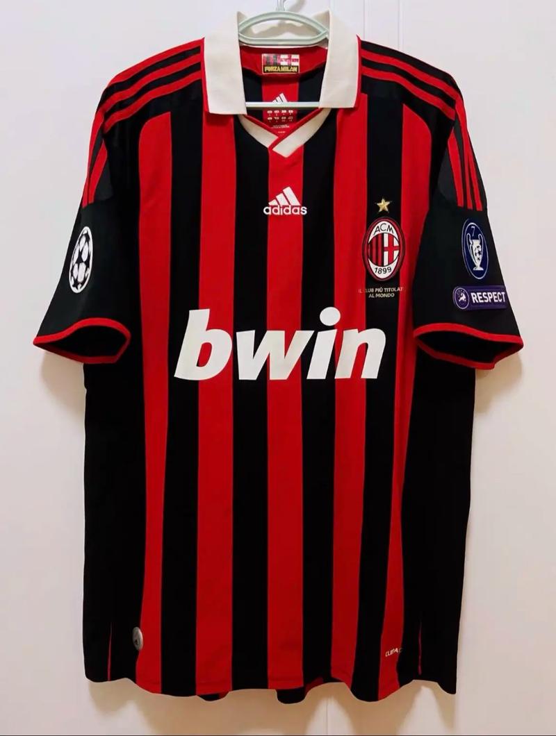 为队友发声，诺阿-朗社媒转发内雷斯捧杯照片并圈了安切洛蒂（诺阿-朗为队友发声：社媒转发内雷斯捧杯照并艾特安切洛蒂）