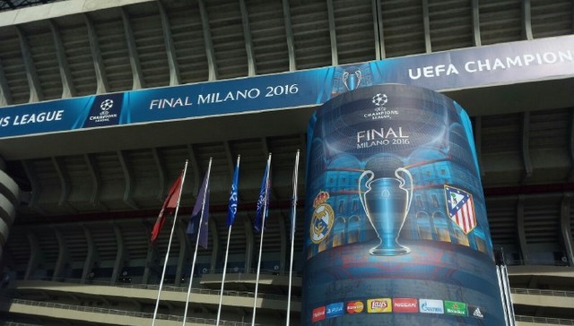 队内得分最高！沃克半场12中5，独得15分3篮板1助攻