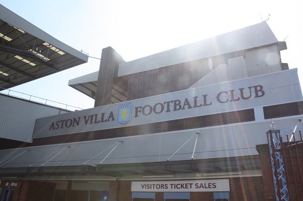 官方：拜仁中场帕利尼亚租借加盟热刺，含2500万欧买断条款