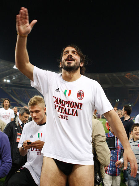 巴甲半场：塔利亚里传射建功，尤文图德2-1克鲁塞罗（半场战报：塔利亚里一传一射，尤文图德暂2-1领先克鲁塞罗）