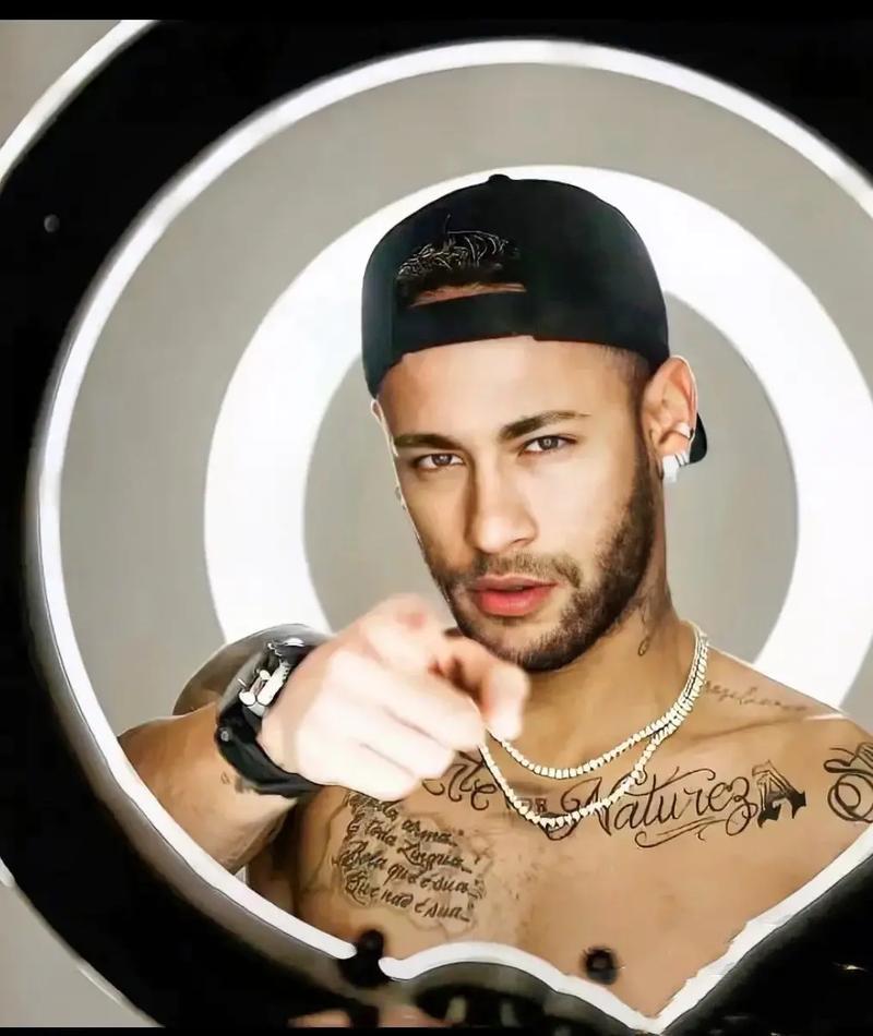 巴黎圣日耳曼梅西助攻内马尔破门