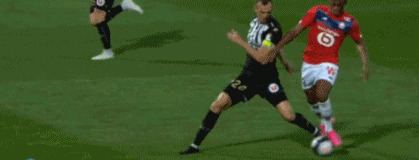 北京时间12月10日晚18：00，亚冠精英联赛东亚区小组赛将迎来一场决定出线命运的关键对决。（亚冠精英联赛东亚区小组赛生死战将于北京时间12月10日18：00打响）