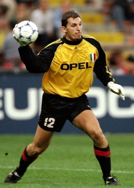 鲁比亚莱斯再谈亲吻门：我不需要向珍妮弗道歉，她当时同意了