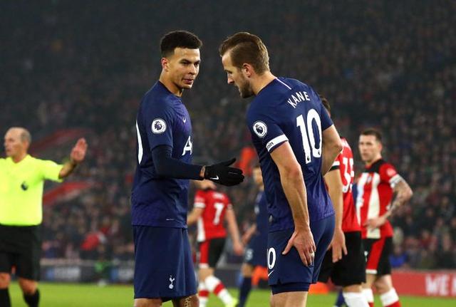 好起来了！杨瀚森造兰代尔失误后笑容满面