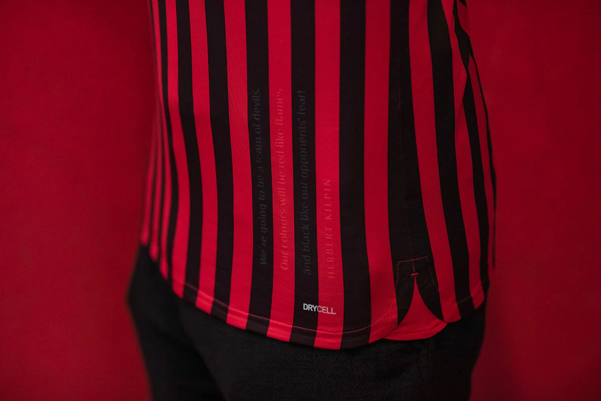 法甲争冠黑马2-1南特，豪取5连胜领跑，领先巴黎圣日耳曼4分