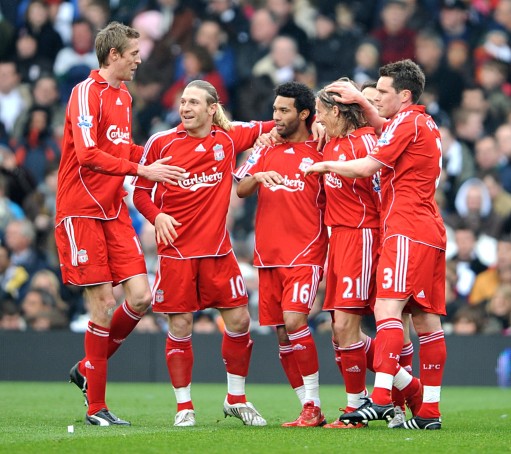 埃利奥特晒内马尔与梅西的球星卡，并配上了GOAT的emoji